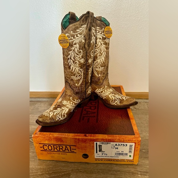 Corral A3753 Boots Glow in Dark size 7.5 Brown White Floral Embroidery Cowboy - Picture 4 of 7